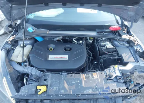 2017 Ford Focus Rs из США, поврежденный, VIN WF0DP3TH6H4121102